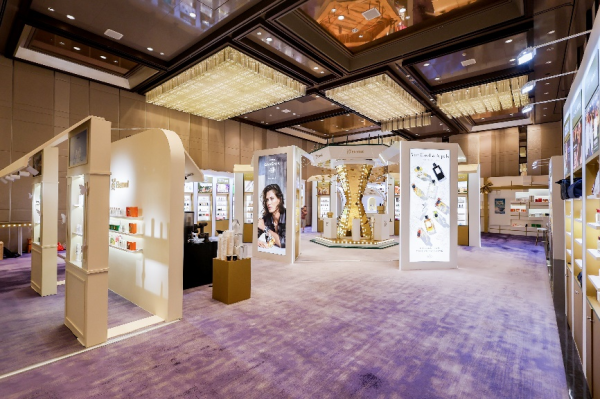 公赢网配资 《2025中国香水香氛行业白皮书》发布，价值共鸣式消费驱动新增长