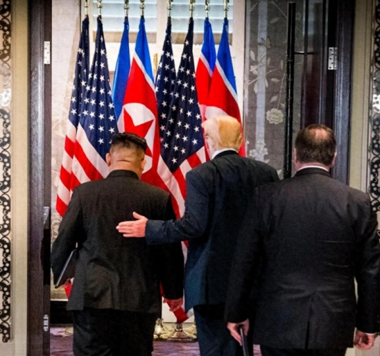 巨富配资 偷鸡不成蚀把米！美国“海豹”渗透作战失利，反遭朝鲜威慑本土？